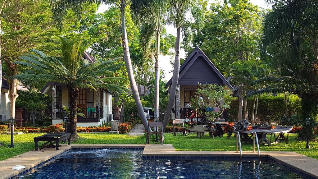 Prachuap Garden View Resort Прачуап-Кхірі-Кхан Екстер'єр фото