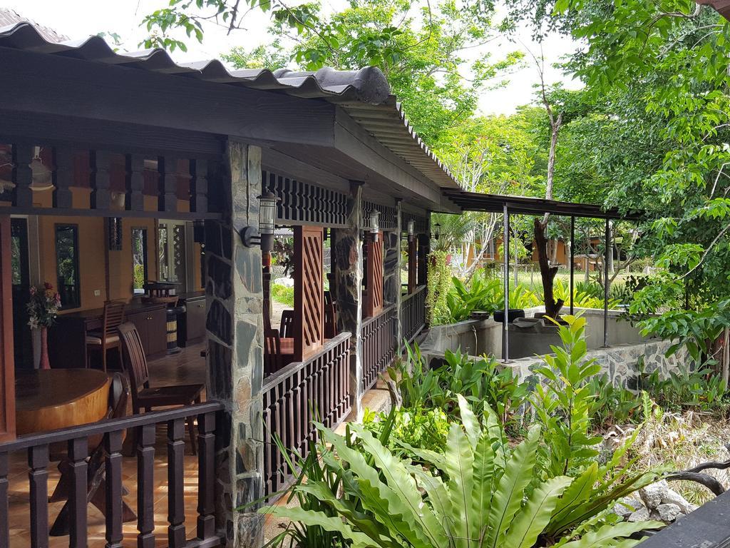 Prachuap Garden View Resort Прачуап-Кхірі-Кхан Екстер'єр фото