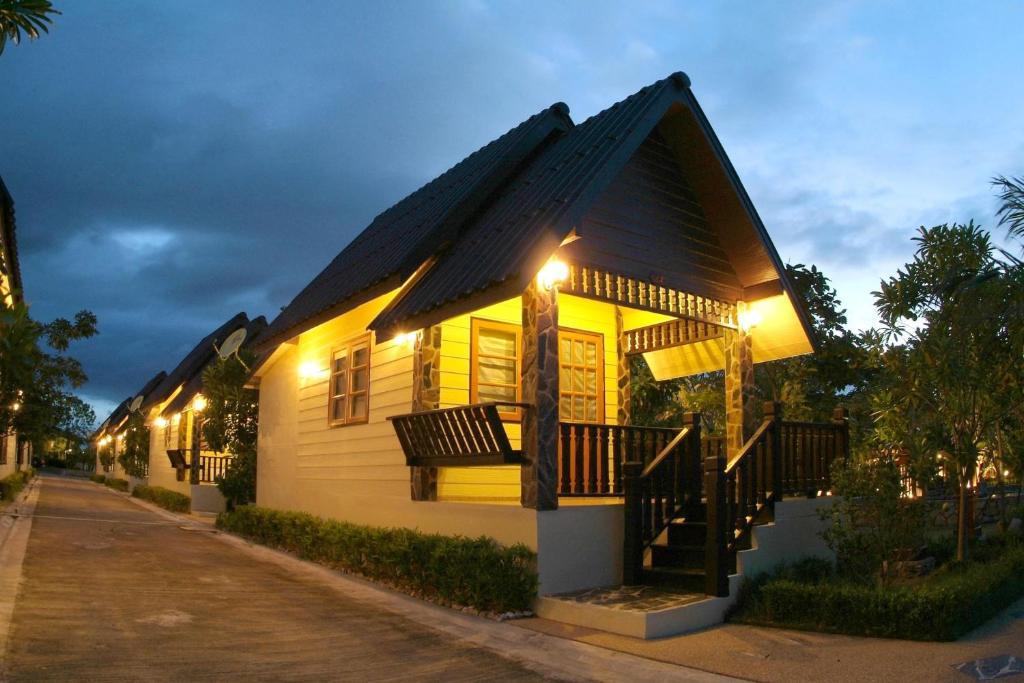 Prachuap Garden View Resort Прачуап-Кхірі-Кхан Екстер'єр фото