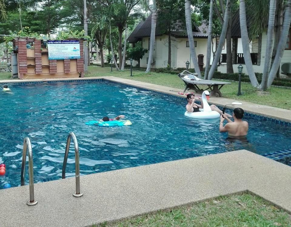 Prachuap Garden View Resort Прачуап-Кхірі-Кхан Екстер'єр фото