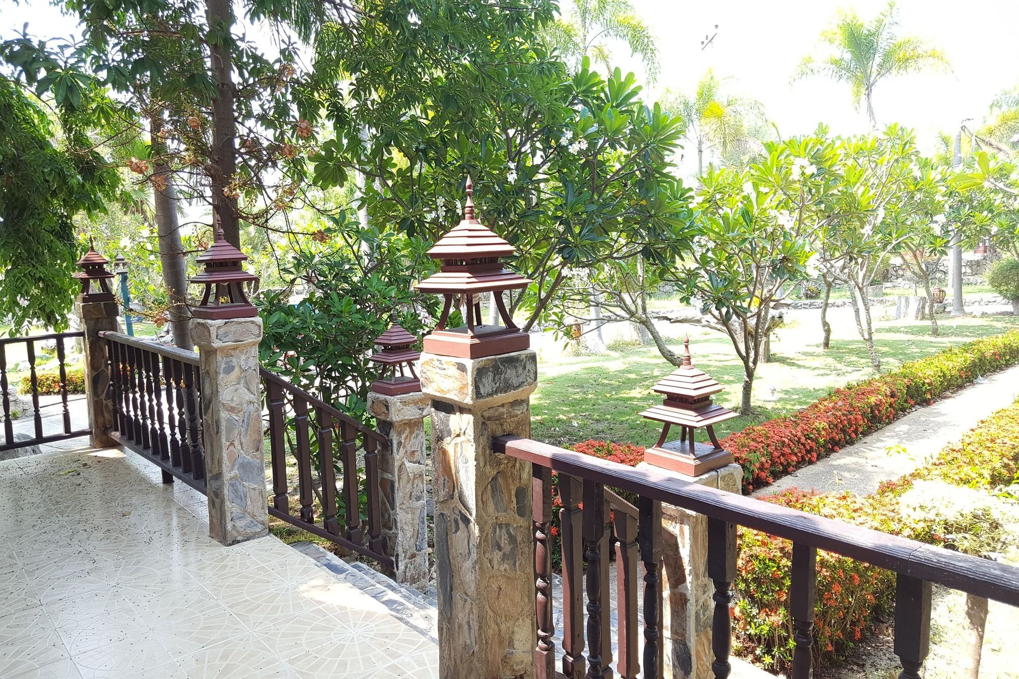 Prachuap Garden View Resort Прачуап-Кхірі-Кхан Екстер'єр фото