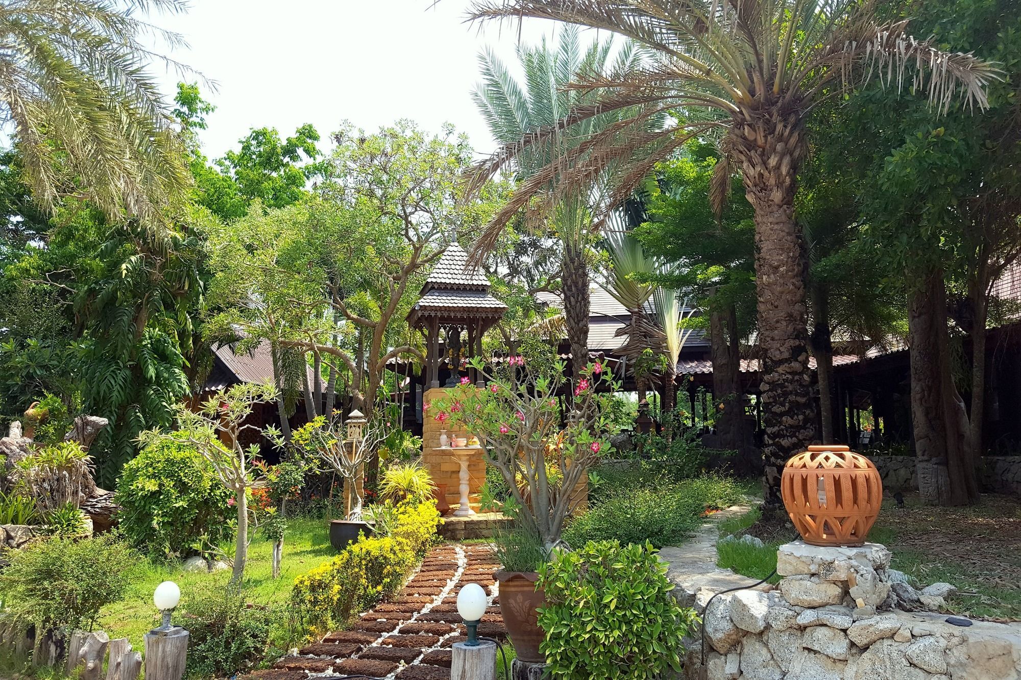 Prachuap Garden View Resort Прачуап-Кхірі-Кхан Екстер'єр фото
